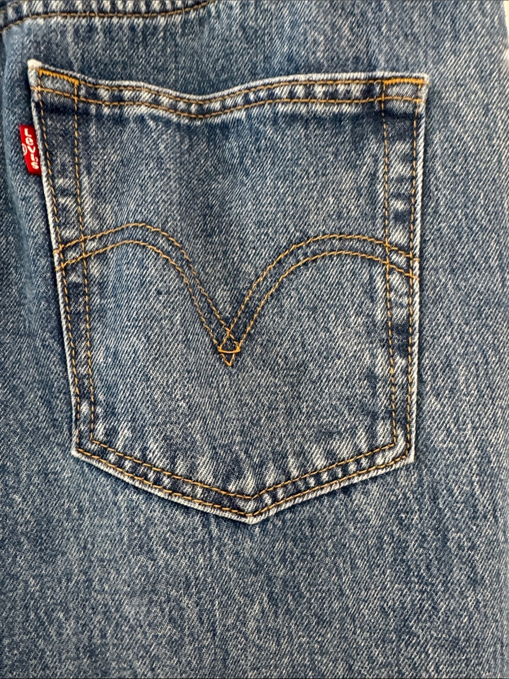 Levi's Wide-Leg Jeans in Classic Blue Denim - Picture 7 of 9